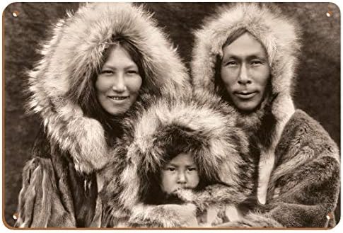 Eskimo Ailesi-Noatak, Alaska-Kuzey Amerika Yerlileri-Edward S. Curtis'in Vintage Sepya Tonlu Fotoğrafı c. 1929-Usta Sanat Baskısı