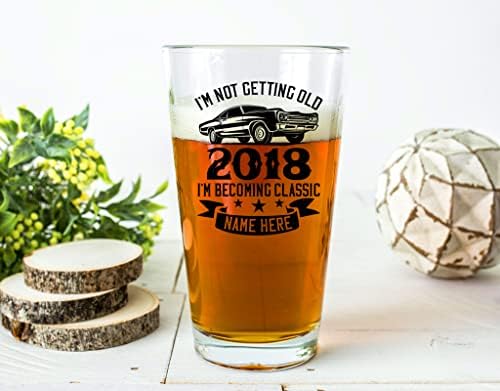 Prezzy Kişiselleştirilmiş Yaşlanmıyorum Klasik Oluyorum 2018 Bira bardağı Cam Vintage 4th Doğum Günü 4 Yaşında Içme Bardağı 16